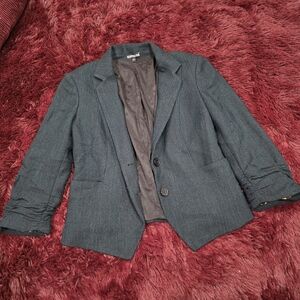 Express Black Blazer with Notched Lapel and Tailored Fit